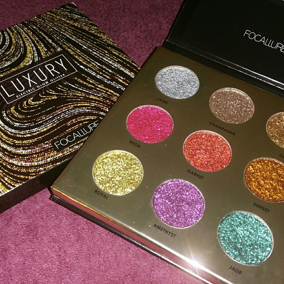 Focallure Electric Glow Glitter Eyeshadow Palette - Picture 3 of 5